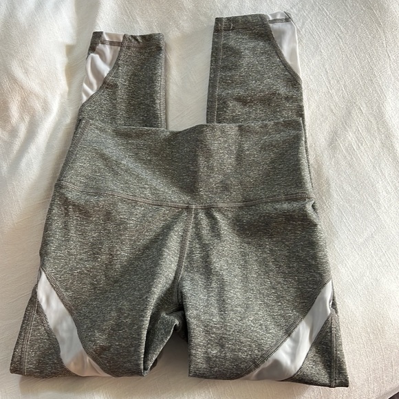Aerie 7/8 grey white mesh leggings - Picture 3 of 5